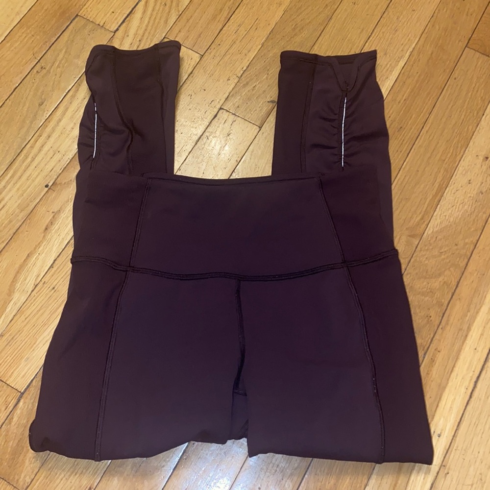 Lululemon maroon cropped leggings size 6!